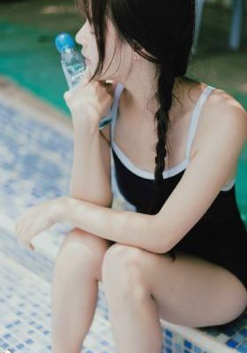 19岁女大学生撞脸孙颖莎被求合影