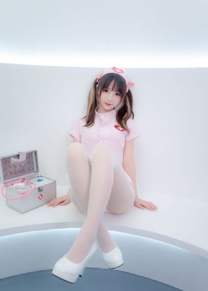 石原莉奈の浓厚な接吻と