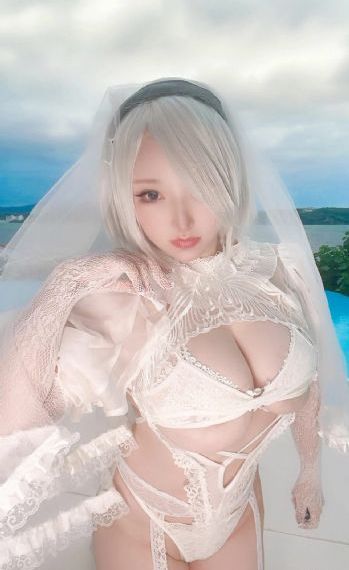 女人裸双乳被老头夹奶