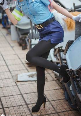 大胸动漫美女挤奶
