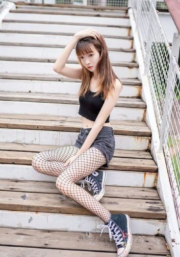 范丞丞方未正面回应恋情传闻